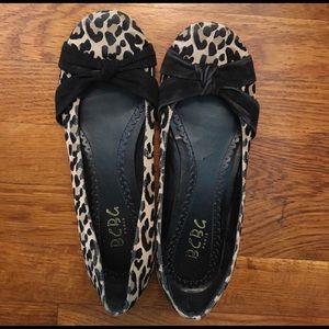 BCBG leopard flats!